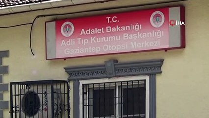 Benzinle ateşi tutuşturmak isterken kendini yaktı