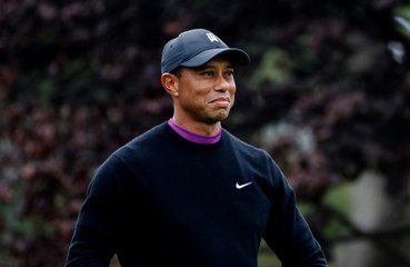 Tiger Woods deixa hospital três semanas após acidente de carro
