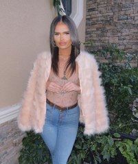 Cette fille de millionnaire déclare qu’elle abandonnerait son petit ami s'il lui achetait des fleurs du supermarché