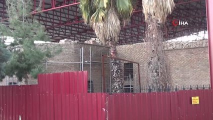 Vatandaşlar, tarihi Kırmızı Medrese restorasyonunun devam etmesini istiyor