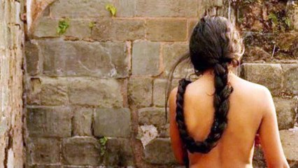 Ajab Gajab: यहां पर 5 दिनों तक बिना कपड़ों के रहती है महिलाएं | Weird News | Boldsky