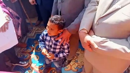 مزارع بكفر الشيخ من قرى حياة كريمه يهدي أبيات شعر لرئيس الجمهورية اثناء وضع حجر الاساس لمدرسه بقريته