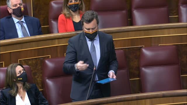 Pablo Iglesias pregunta a Egea cómo ha conseguido la pasta para comprarse diputados en Murcia