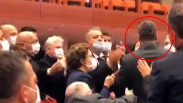 AK Partili Alpay Özalan, HDP'li Gergerlioğlu'nu Genel Kurul'dan çıkarmaya çalıştı