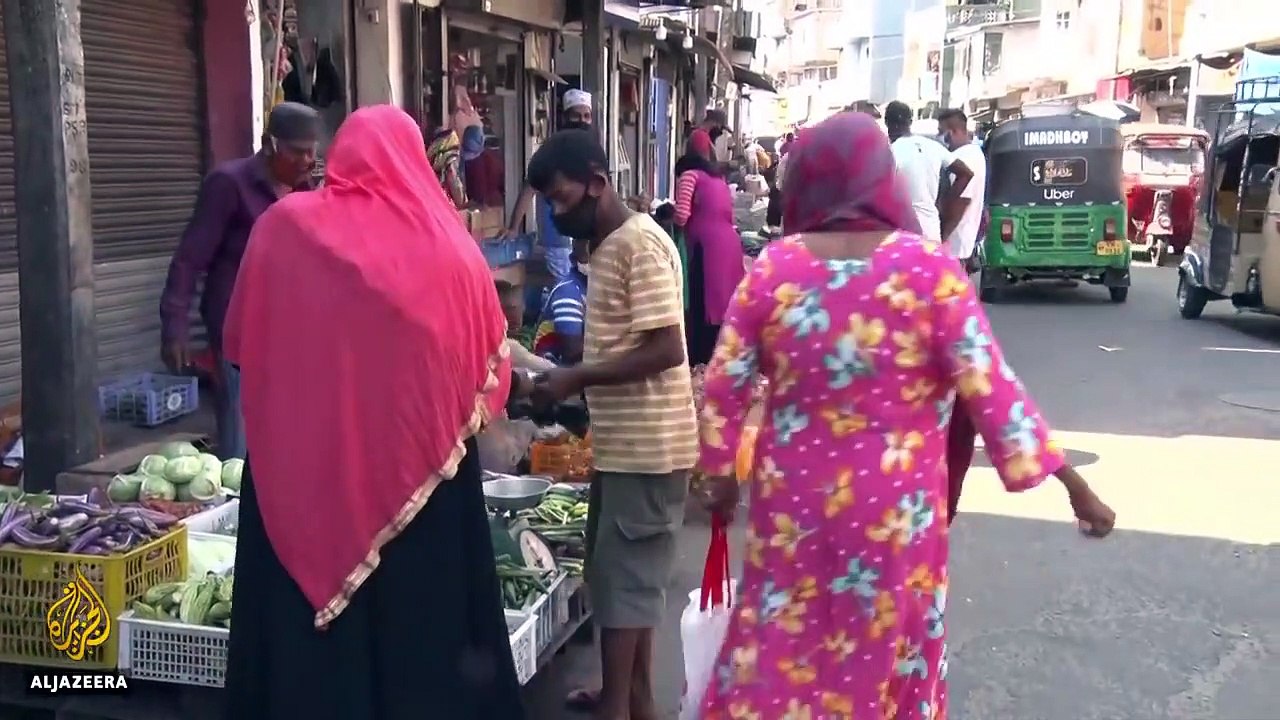 Sri Lanka to ban burqa, shut more than 1,000 Islamic schools