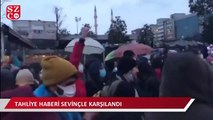 Tahliye haberi adliye önünde sevinçle karşılandı