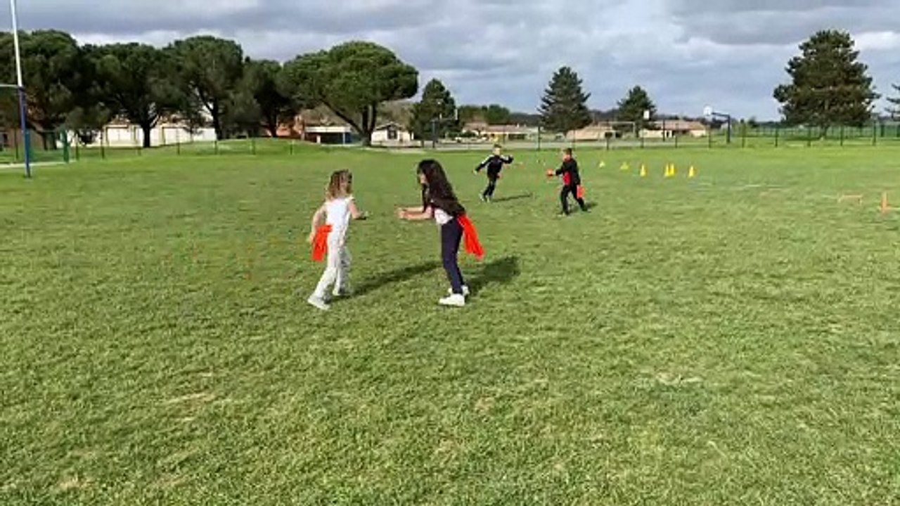 Qui va attraper la queue du loup ?