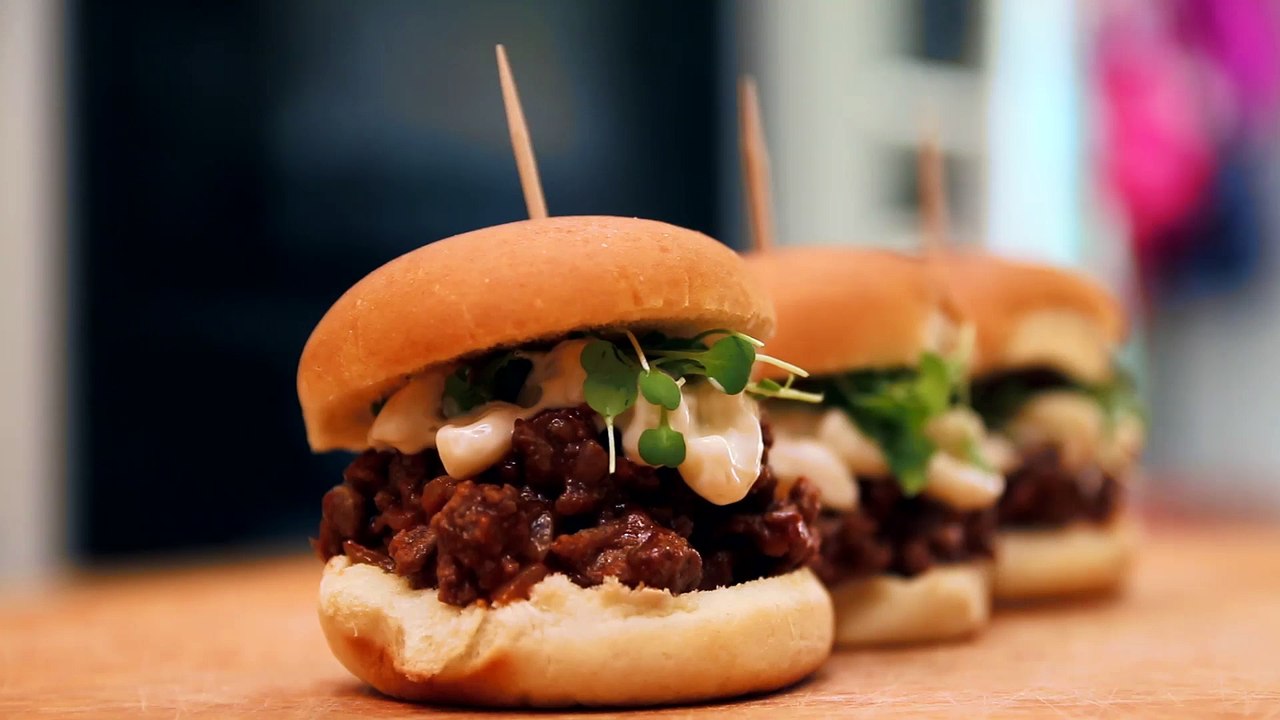 Quarantine Cooking: Sloppy Mac 'n Joe Sliders