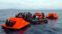 İZMİR - Yunanistan unsurlarınca Türk Karasularına bırakılan 158 düzensiz göçmen kurtarıldı