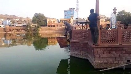 आर्थिक तंगी से परेशान युवक गुलाब सागर में डूबा