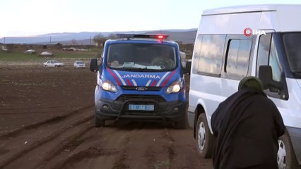 Balık tutarken kayıkları alabora olan 2 genç gölette kayboldu