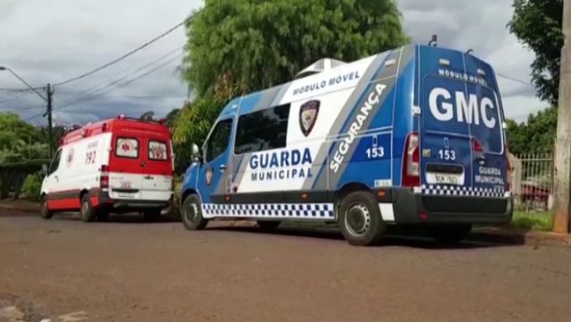 Jovem em surto é socorrido por equipes do Samu e da GM no Bairro XIV de Novembro