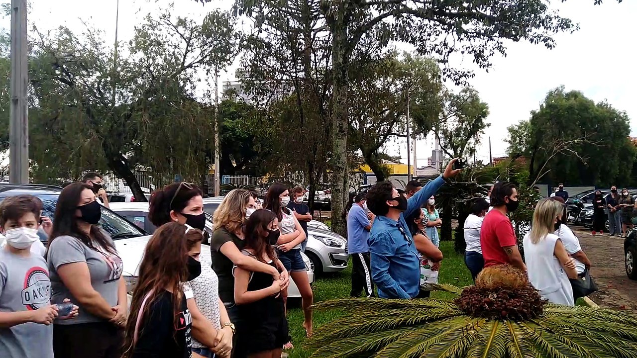Muita emoção durante cortejo de professor apucaranense