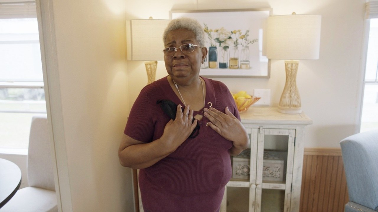 Wayfair and Kelly Clarkson Gift Home Makeovers to Two Lake Charles Families Following Hurricanes Last Fall