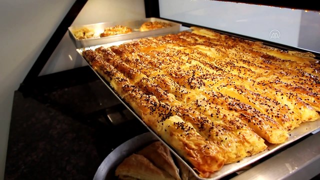 KONYA - KOSGEB desteğiyle börek evi açarak kendi işinin patronu olan kadın girişimci siparişlere yetişemiyor