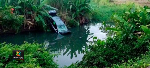 tn7-Mujer-pierde-control-de-carro,-cae-a-río-y-muere-en-Limón-170321