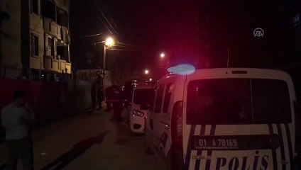 ADANA - 4 katlı binanın çatısından düşen 2 genç ağır yaralandı