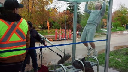 Nobody - Featurette - Training: Old Dog, New Tricks