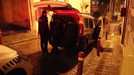 Hırsız girdiği evin sahibini bıçakladı
