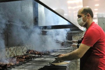 DİYARBAKIR'DA PANDEMİYE RAĞMEN GÜNDE 4 TON CİĞER TÜKETİLİYOR