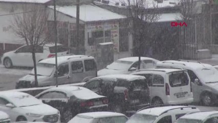 VAN Van'da kar yağışı