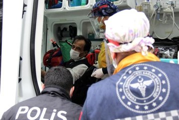 Yolcu dolu otobüsün şoförüne tekme tokat saldırdı