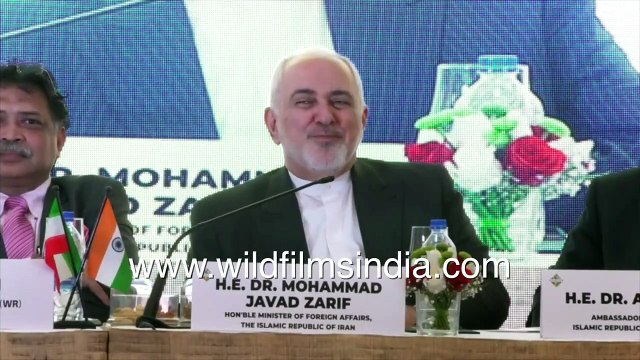 Iranian Foreign Affairs minister Mohammad Javad Zarif in Mumbai interacts with business students