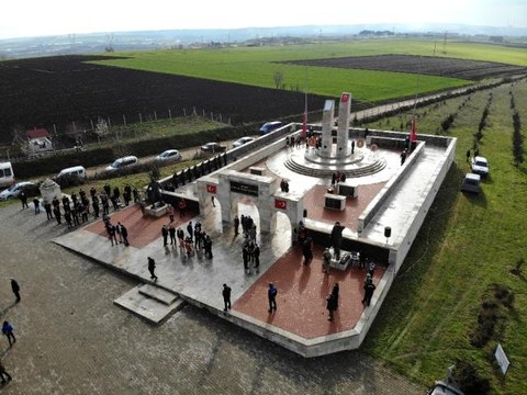Çanakkale Zaferi'nin 106. yıl dönümü dolayısıyla Edirne'de anma töreni düzenlendi