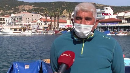 İZMİR Foça'da balıkçılardan kaçak avlananlara tepki 'Balıklar büyümeden yakalanıyor'