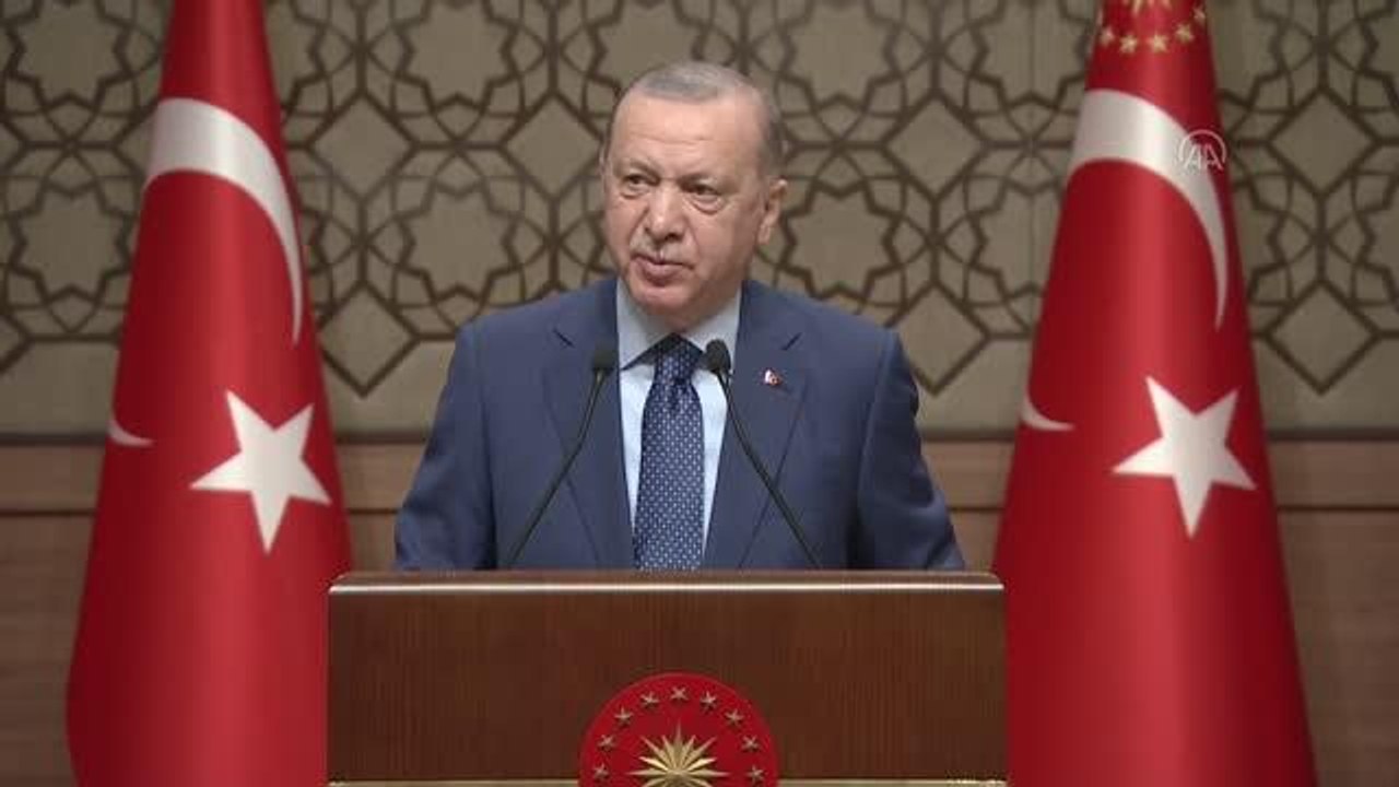 Son dakika haber: Cumhurbaşkanı Erdoğan: "Milli andımız olan İstiklal Marşı'mız bize niçin birlik olmamız, vatanımıza sahip çıkmamız, devletimizi güçlendirmemiz...