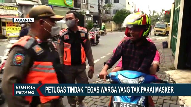 Kena Razia Tak Pakai Masker, Warga Disanksi Menyapu Jalan