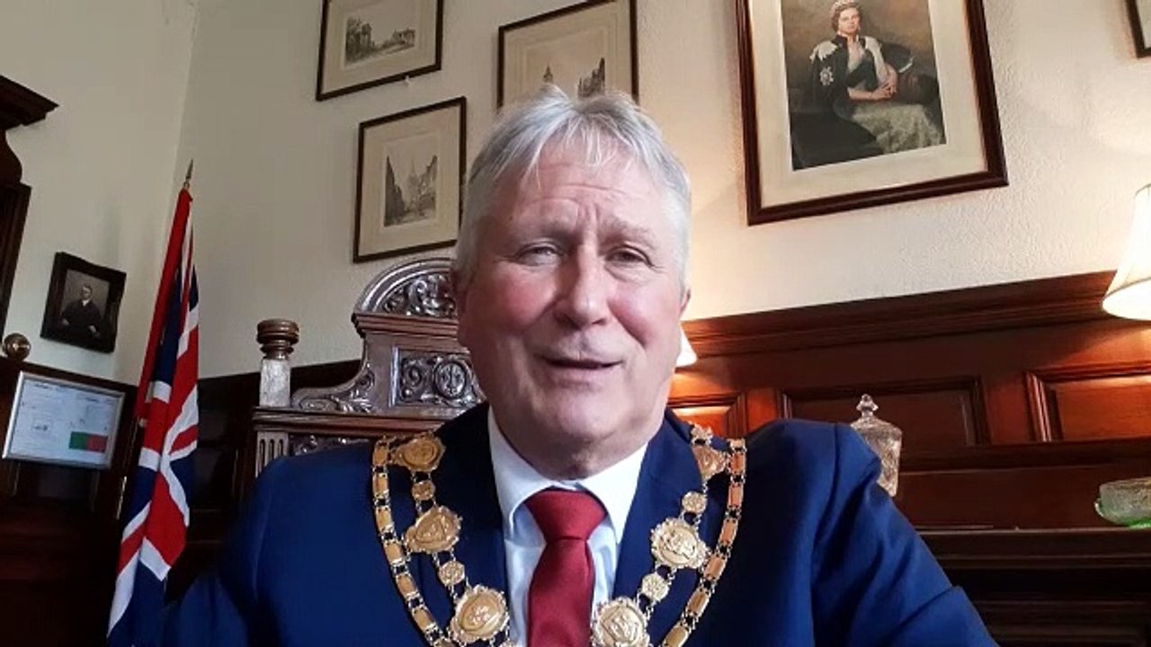 Mayor of Wakefield says thanks to supermarket staff