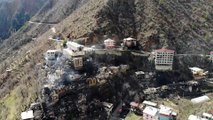ARTVİN - Yusufeli'ndeki köyde çok sayıda binaya sıçrayan yangın tamamen söndürüldü