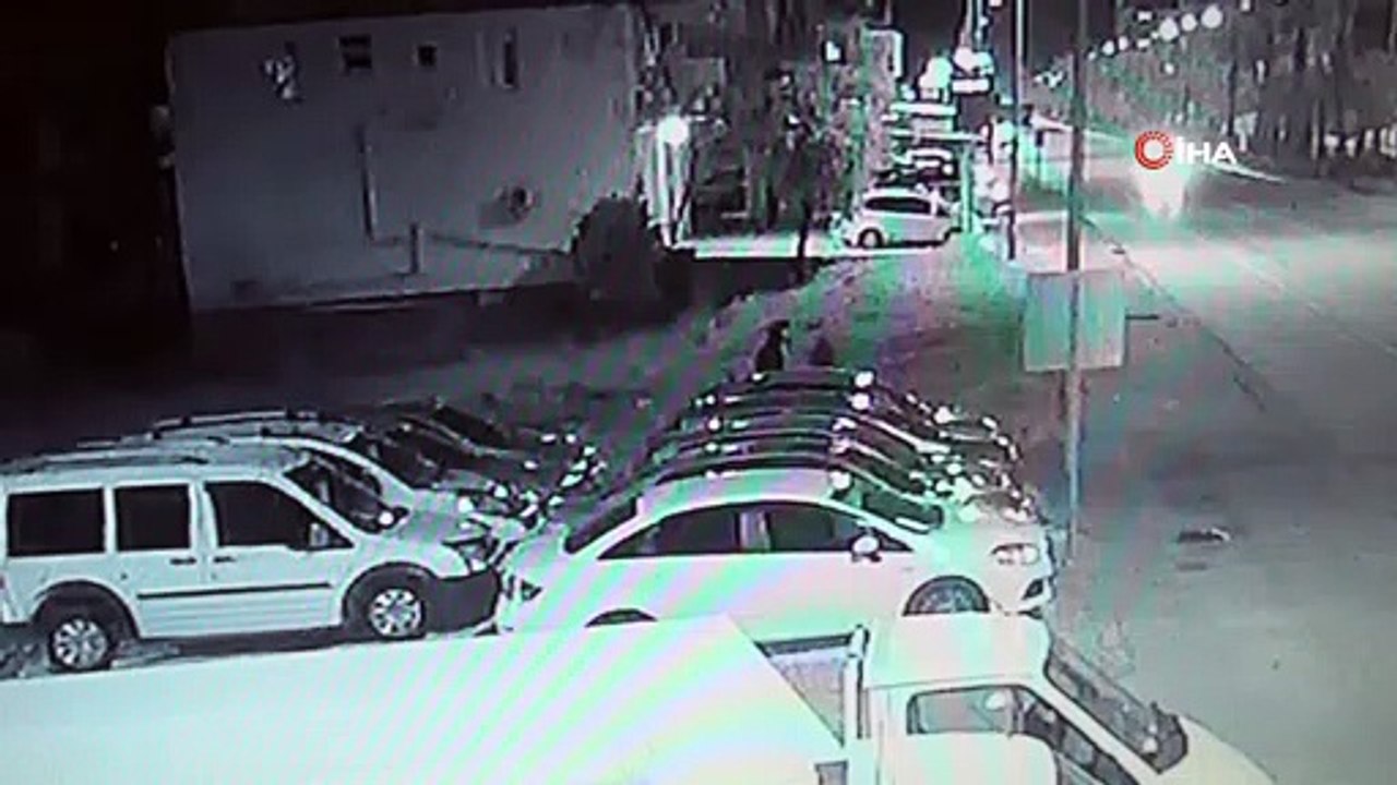 Hayaller otomobil, gerçekler rögar kapağı...Hırsızlar otomobile niyet etti rögar kapağıyla yetindi