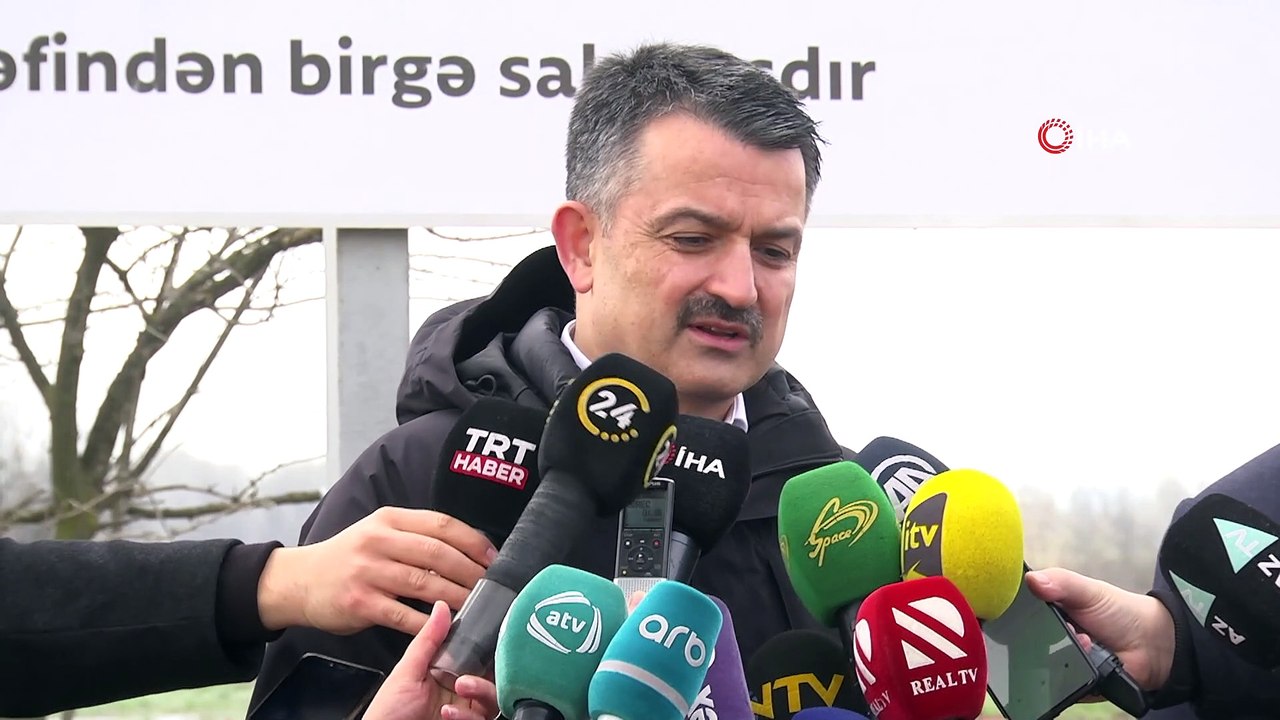 - İşgalden kurtarılan Karabağ’da Türkiye’nin öncülüğünde tarım faaliyetlerine başlandı- Bakan Bekir Pakdemirli, Cebrayil ve Zengilan’da tohum ekti, meyve fidanı dikti- Tarım ve Orman Bakanı Bekir Pakdemirli:- “Burada savaş bitti ama...