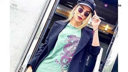 Sobre una hamaca, Valentina Lizcano presume de su barriguita en bikini