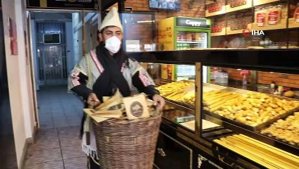 Şehitler anısına Maraş çöreği ikramı