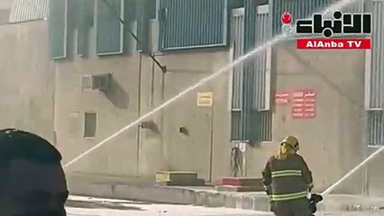 بالفيديو.. 5 فرق للإطفاء تسيطر على حريق مخزن مرطبات في صبحان