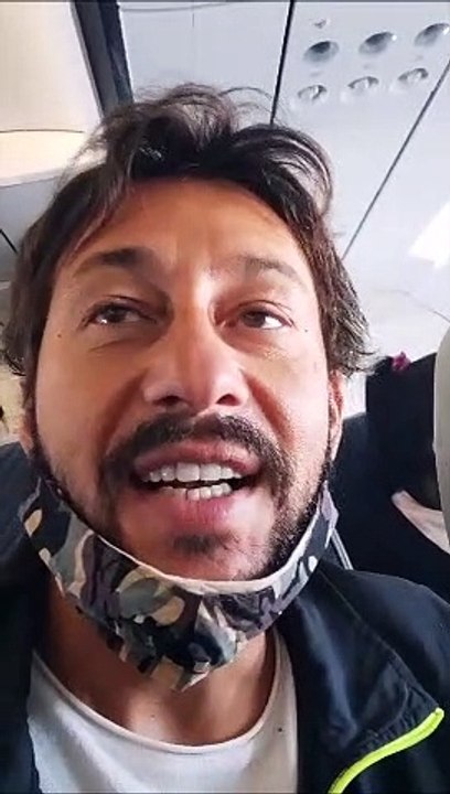 Survivor: Πάνος Καλλίδης: Το απίστευτο περιστατικό με τις αεροσυνοδούς κατά την επιστροφή του