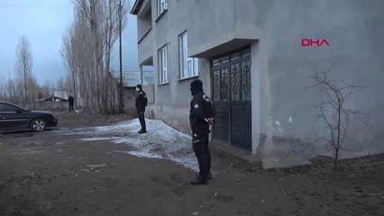 VAN 4 çocuk annesi 10 yıllık eşini öldürüp, kaçtı