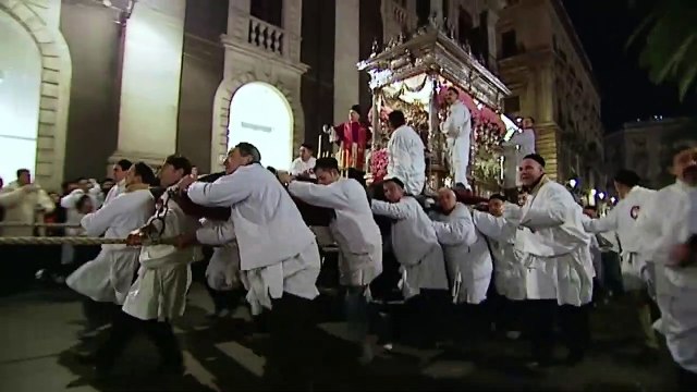 Lascia stare i santi: viaggio nell'Italia più religiosa