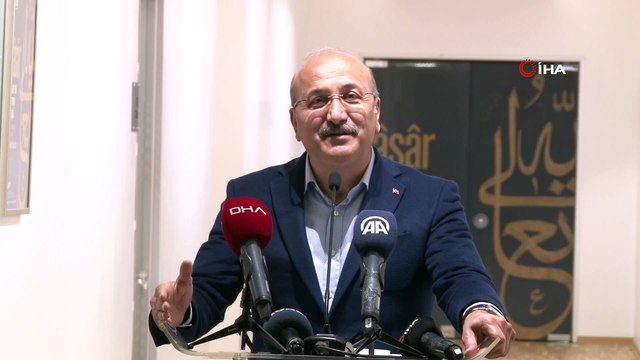 Hattat Abdurrahman Kılıç’ın ‘Asar’ isimli sergisi Fatih'te açıldı