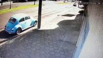 Câmera flagra batida entre caminhonete e ônibus na Avenida Brasil