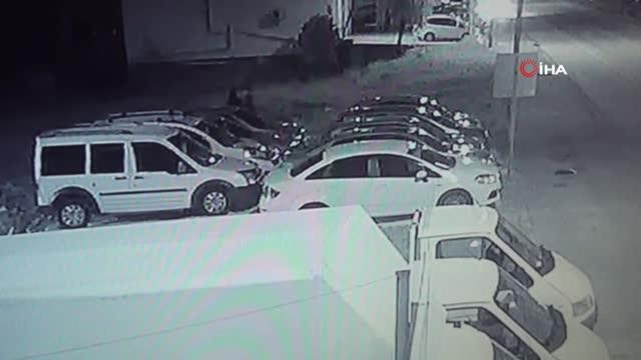 Hayaller otomobil, gerçekler rögar kapağı...Hırsızlar otomobile niyet etti rögar kapağıyla yetindi