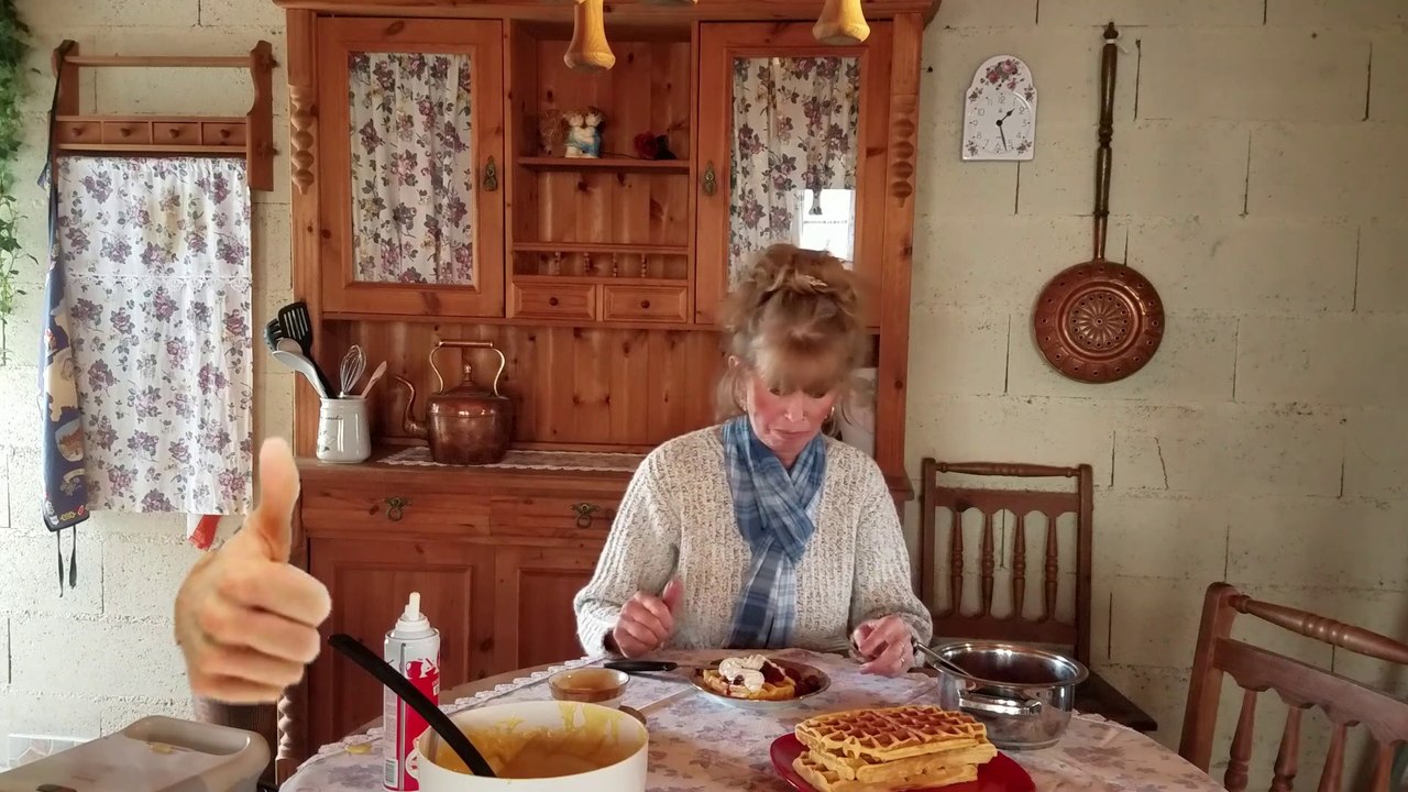 B25 - Smalltalk, Waffeln mit Sahne und Kirschen