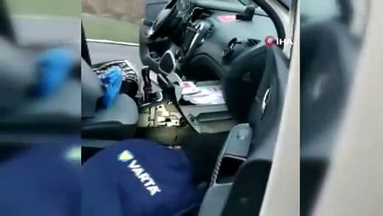 Haylaz kedi öyle bir yere girdi ki, 3 saatte kurtarılabildi