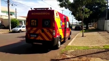 Mulher fica ferida ao sofrer queda de bicicleta na Rua Flamboyant