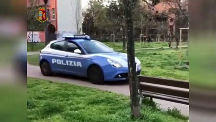 Tải video: Milano - Rapine in zona Navigli, arrestati due trapper (22.03.21)