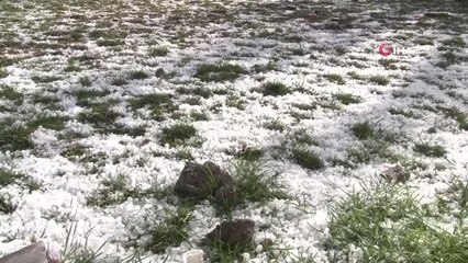Başkent'te aniden bastıran dolu ve sağanak Başkentlilere zor anlar yaşattı