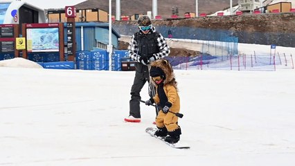 Amateur skiers train at China's 2022 winter Olympics venue